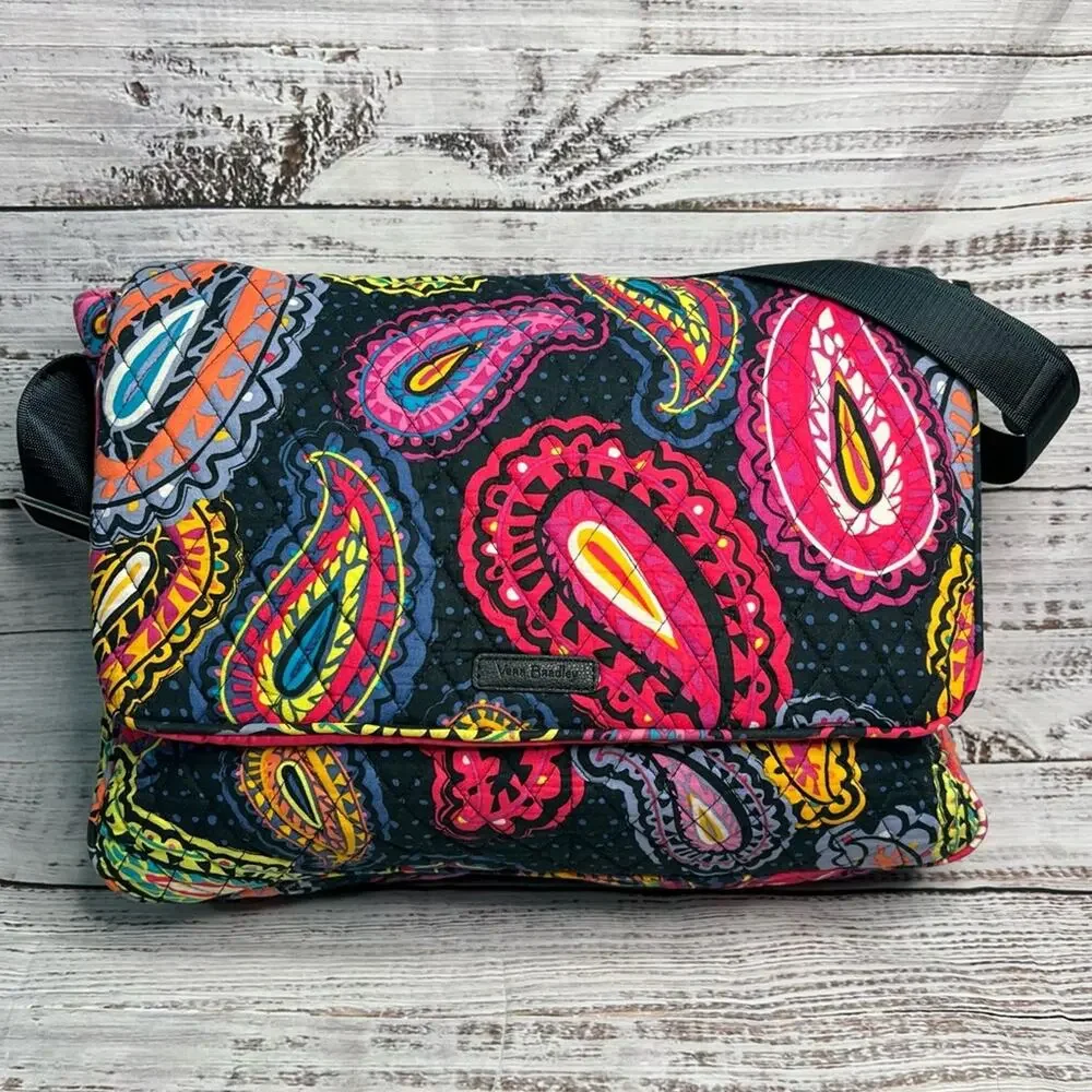 Vera Bradley Essential Messenger‎ Bag in Twilight Paisley Laptop Bag EUC